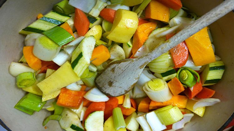 खीरे और केले का हेल्दी सलाद / Cucumber and Banana Healthy Salad